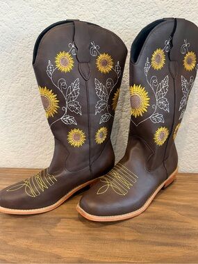 Women’s Brown Sunflower Embroidered Heeled Boots faux leather